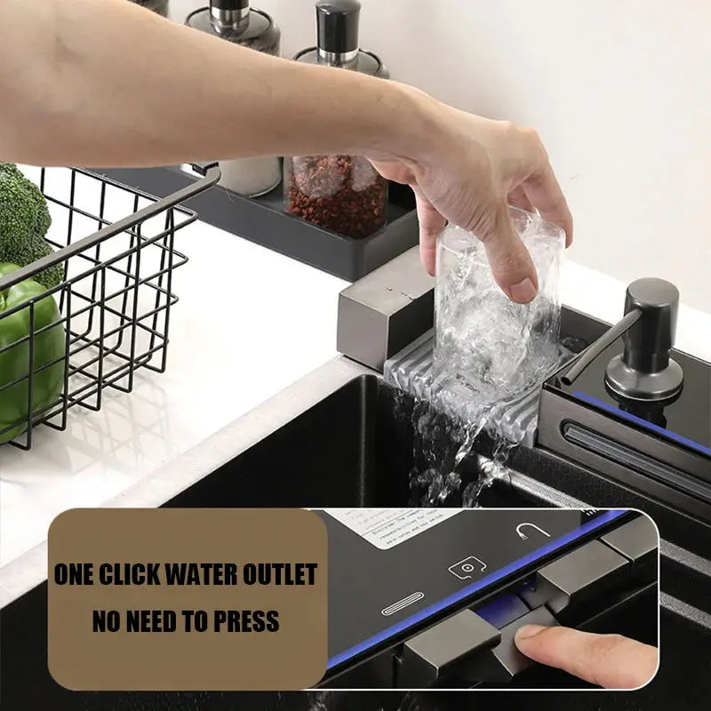 Évier de cuisine en inox avec robinet cascade et affichage digital