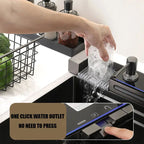 Évier de cuisine en inox avec robinet cascade et affichage digital