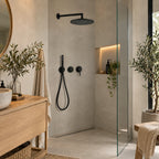 Douche walk-in effet béton avec colonne encastrée noir mat bras droit