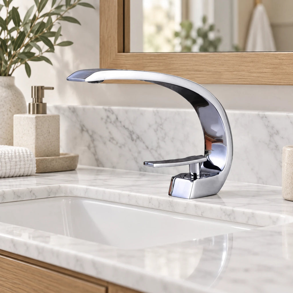 ARCEA — Robinet de salle de bain en laiton courbé chrome — mise en situation Olverton