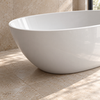 Baignoire îlot Olverton WILA II blanc — détail de la courbe et de la base