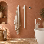 Sèche-serviettes à barres verticales STRÖM blanc mat, 2 barres, dans une salle de bain